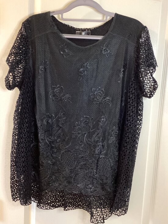 Alexander Tops - Alexander Women's Black Intricate Floral Embroidery Short Sleeve Top Size XL